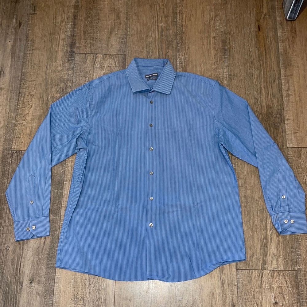 🩶 3/$15 🩶 Men’s button down dress shirt